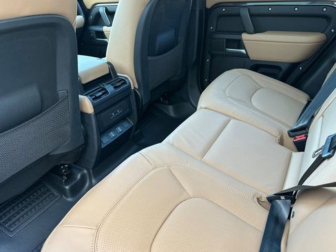 New 2026 Land Rover Defender 110 X-Dynamic SE image 11
