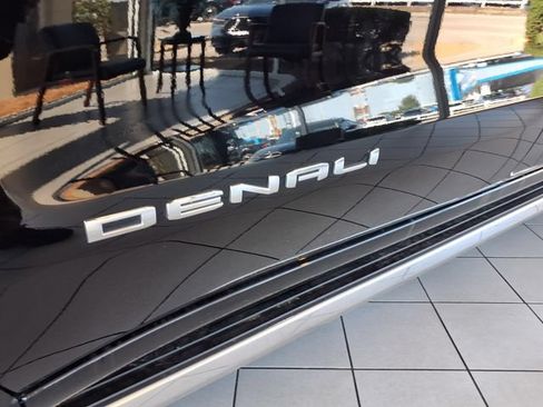 Used 2025 GMC Sierra 1500 Denali w/ Denali Reserve Package AWD/4WD image 7