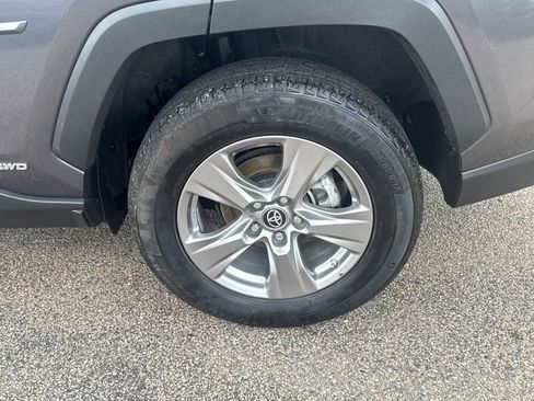 Used 2024 Toyota RAV4 LE image 37