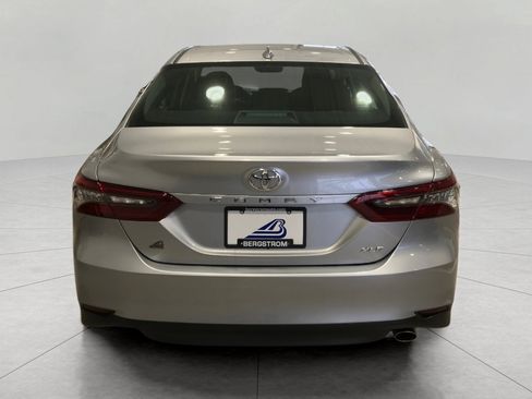 Used 2024 Toyota Camry XLE image 9