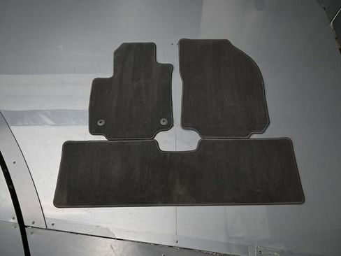 Used 2024 GMC Terrain AT4 image 36