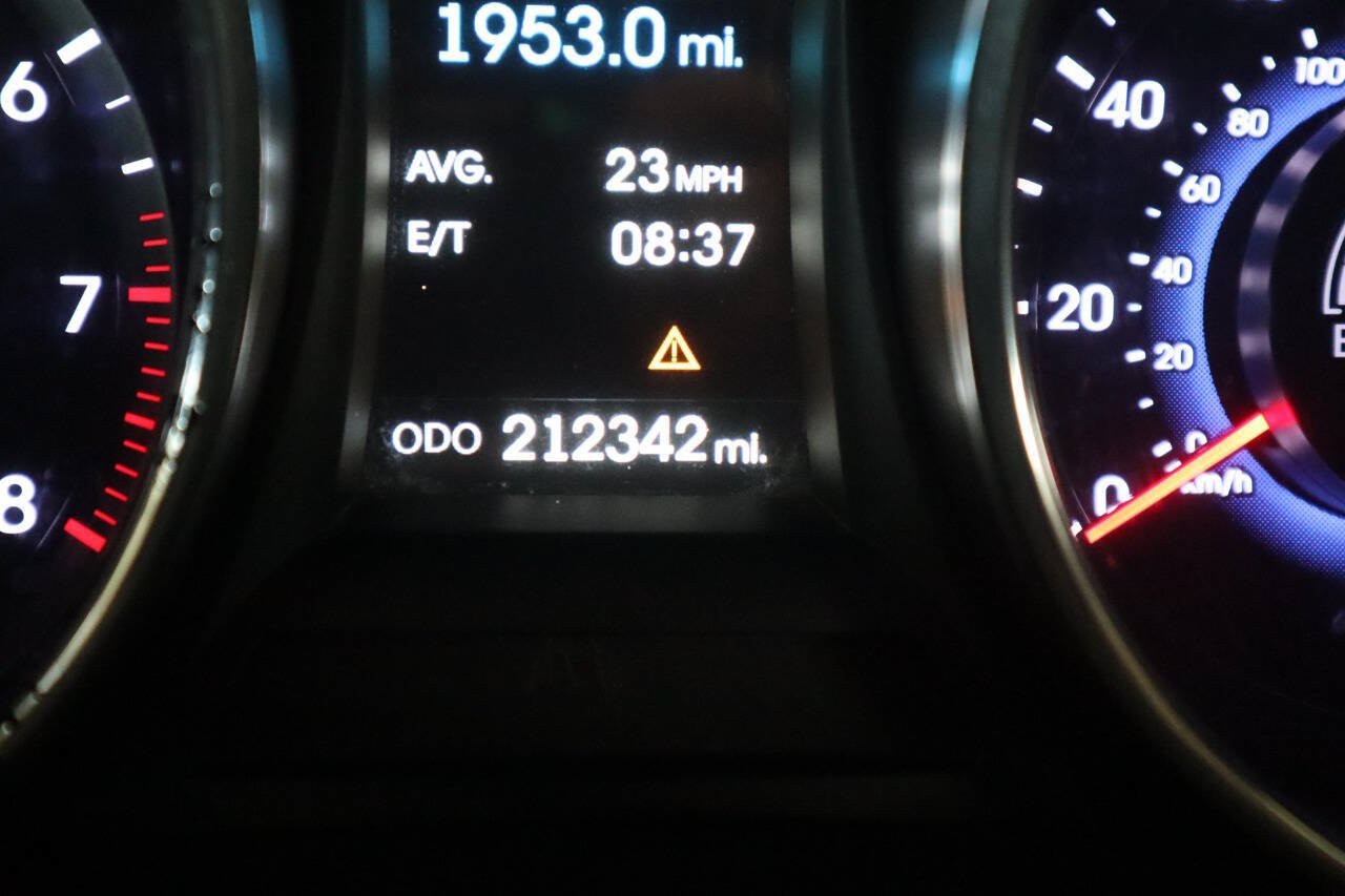 Used 2013 Hyundai Santa Fe Sport 2.0T FWD image 28