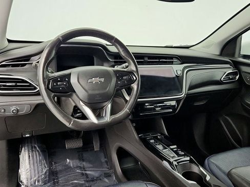 Used 2022 Chevrolet Bolt EUV LT w/ Convenience Package image 11