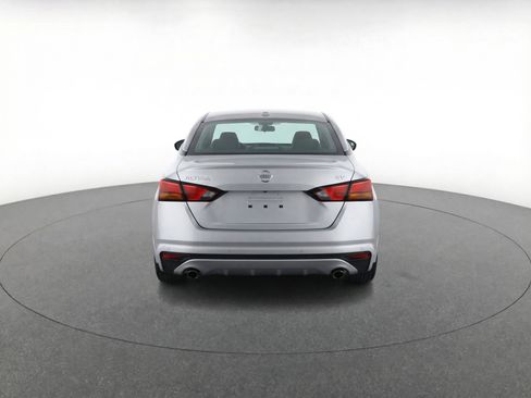 Used 2024 Nissan Altima 2.5 SV image 7