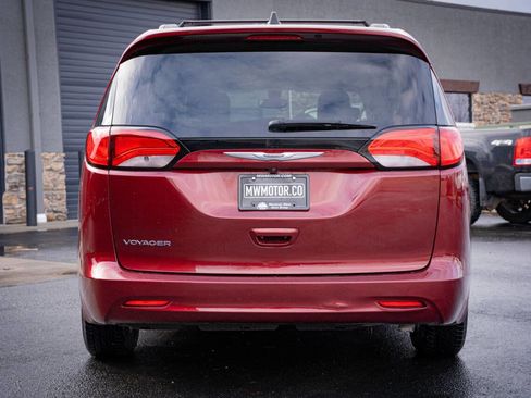 Used 2021 Chrysler Voyager Lxi image 8