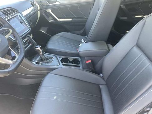 Certified 2023 Volkswagen Tiguan SE w/ Panoramic Sunroof Package FWD image 22