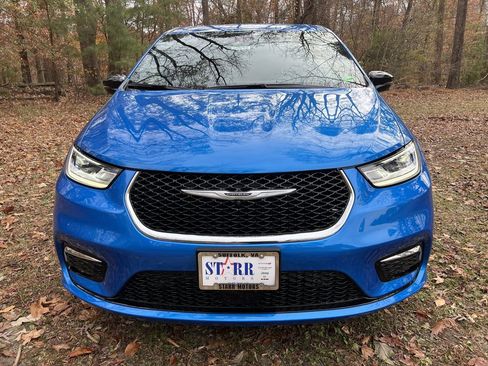 New 2026 Chrysler Pacifica Select image 8