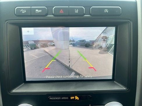 Used 2021 Ford Expedition XLT image 12