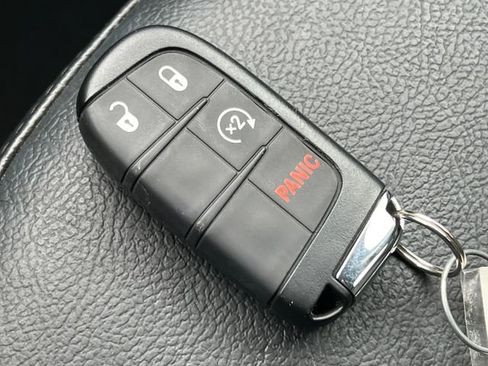 Used 2022 Jeep Compass Latitude image 31