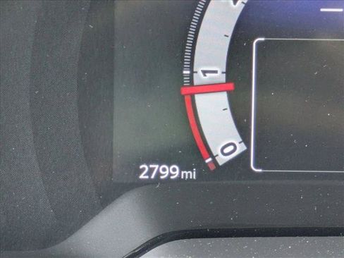 Used 2026 Toyota Corolla Cross LE FWD image 11