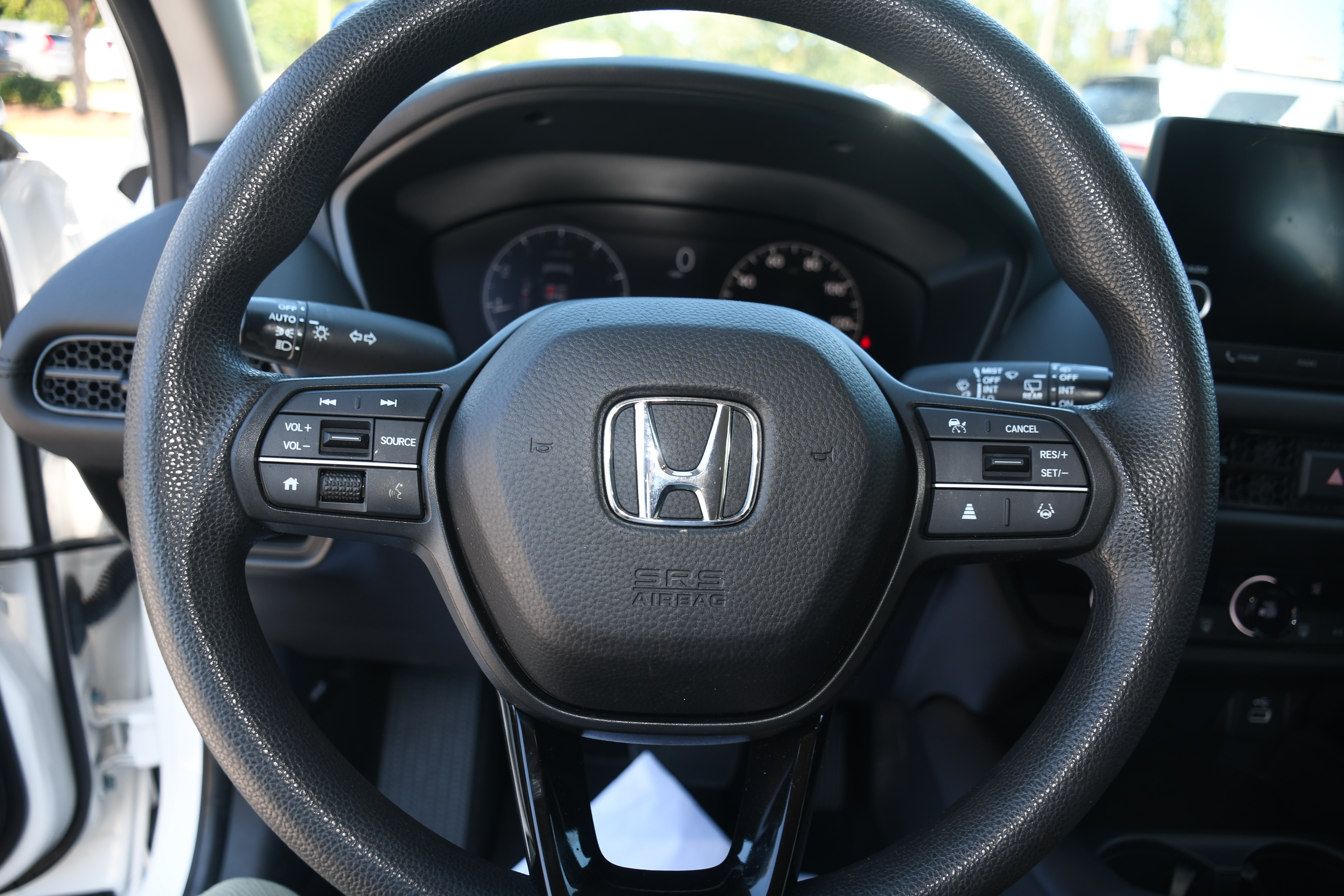 Used 2025 Honda HR-V LX image 12