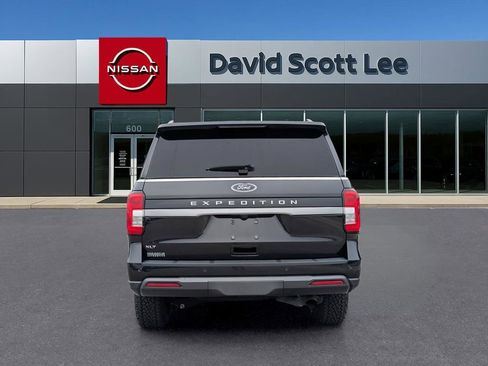 Used 2022 Ford Expedition XLT image 6