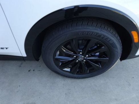 New 2026 Buick Envista Sport Touring w/ Convenience I Package FWD image 9