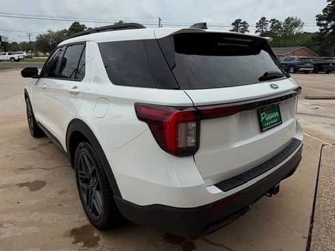 Used 2025 Ford Explorer ST-Line w/ Premium Package RWD image 6