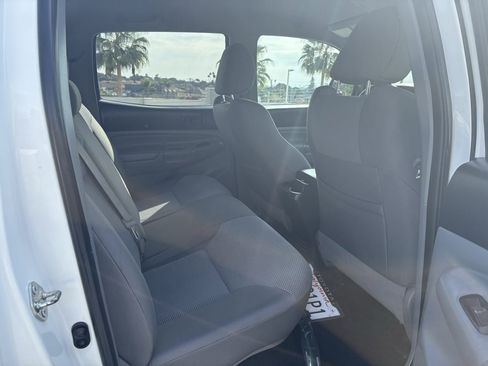 Used 2014 Toyota Tacoma PreRunner image 22