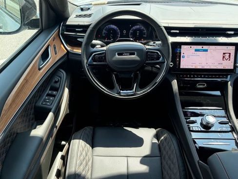 New 2026 Jeep Grand Cherokee Summit AWD/4WD image 38