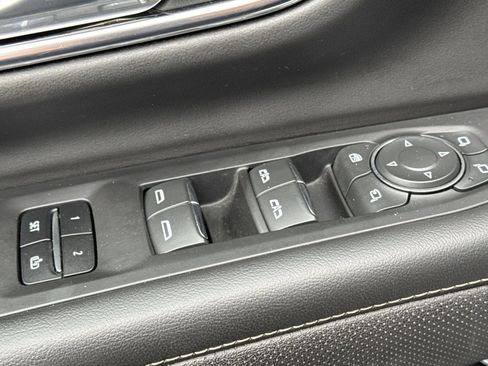 Certified 2023 Chevrolet Suburban Premier image 11