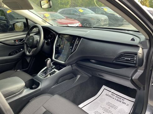 Used 2025 Subaru Outback Premium image 29