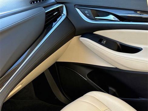 Used 2019 Buick Enclave Essence image 16