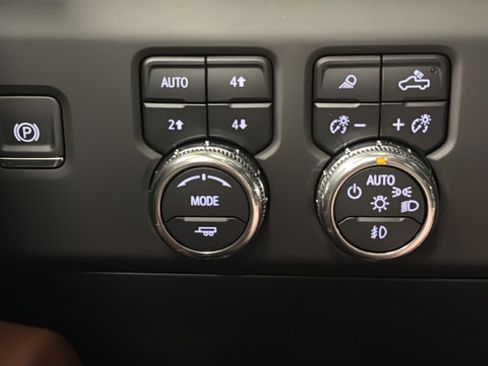 Used 2026 GMC Sierra 1500 Denali Ultimate AWD/4WD image 34