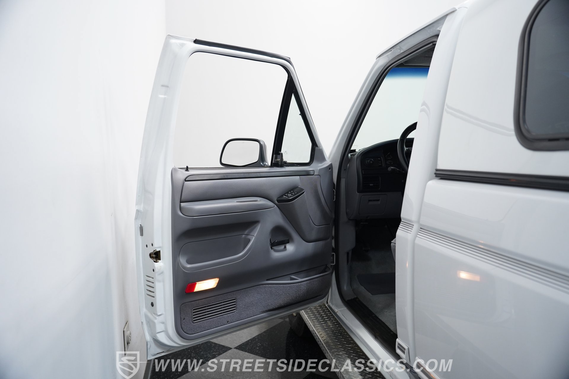 Used 1996 Ford F150 4x4 Regular Cab image 33