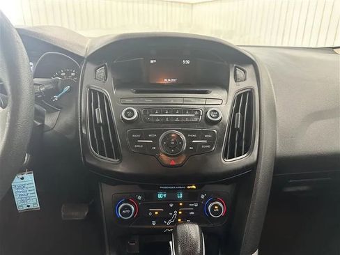 Used 2017 Ford Focus SE image 18