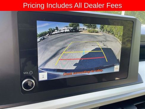 Used 2024 Toyota Tacoma TRD Off-Road AWD/4WD image 27