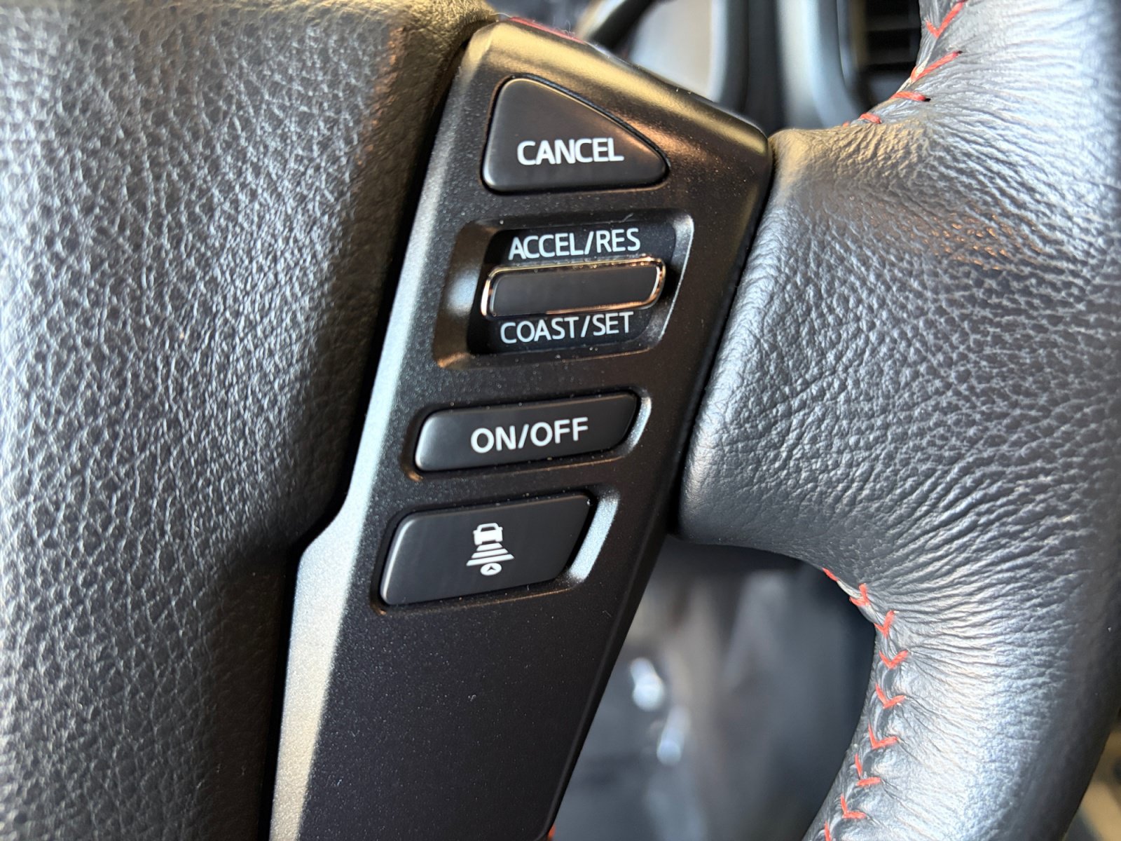 Used 2021 Nissan Titan PRO-4X w/ Pro-4x Utility Package AWD/4WD image 18