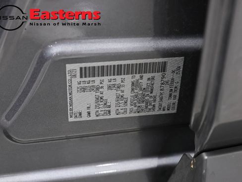 Used 2023 Nissan Rogue S AWD/4WD image 31