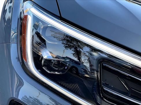 New 2026 Volkswagen Atlas Cross Sport SE FWD image 13