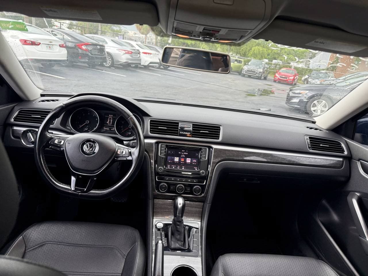 Used 2018 Volkswagen Passat 2.0T SE FWD image 11