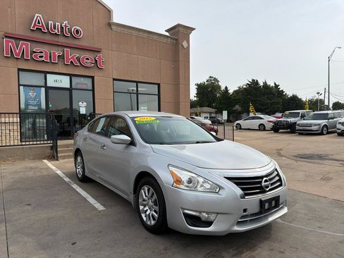 Used 2015 Nissan Altima 2.5 S w/ Power Driver Seat Package FWD image 3