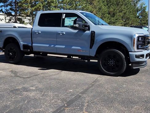 New 2026 Ford F250 Lariat w/ Black Appearance Package image 11