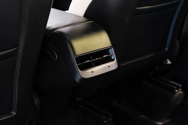 Used 2022 Tesla Model Y Performance AWD/4WD image 42