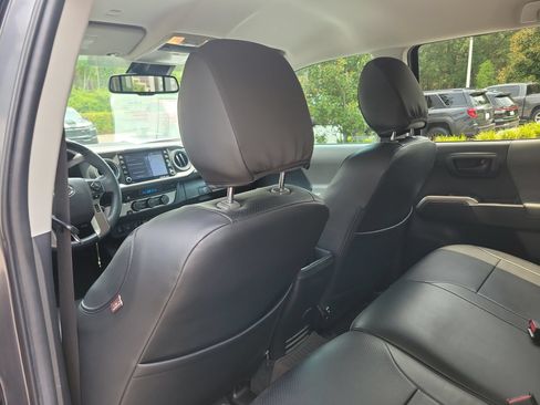 Used 2022 Toyota Tacoma SR5 RWD image 19
