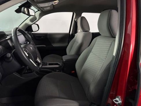 Used 2022 Toyota Tacoma SR5 w/ Technology Package RWD image 37