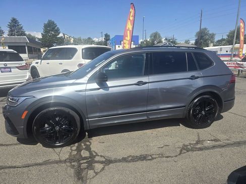 Used 2022 Volkswagen Tiguan SE R-Line AWD/4WD image 9