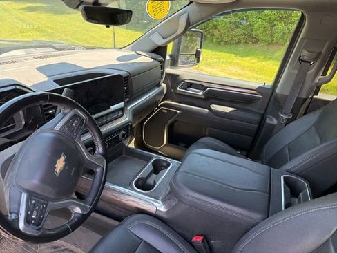 Used 2024 Chevrolet Silverado 2500 LTZ w/ LTZ Plus Package AWD/4WD image 5