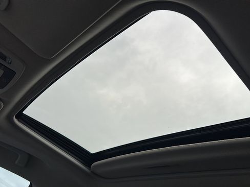 Used 2024 Toyota Sienna XLE image 37