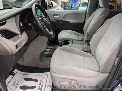 Used 2017 Toyota Sienna LE w/ Protection Package FWD image 10