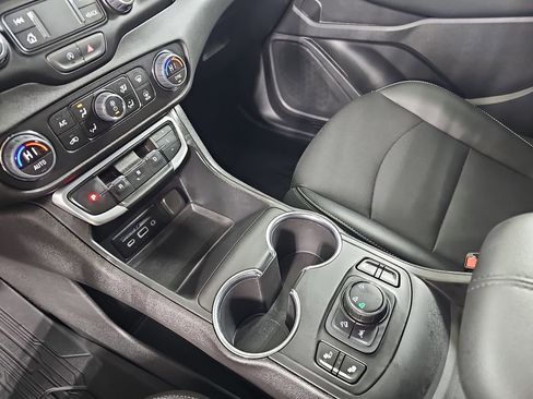 Certified 2024 GMC Terrain SLT w/ LPO, Floor Liner Package image 30