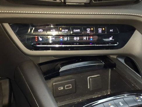 Used 2023 Buick Envision Essence image 14