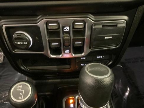Used 2020 Jeep Gladiator Sport w/ Quick Order Package 24S image 16