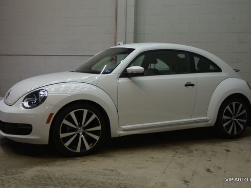 Used 2015 Volkswagen Beetle 1.8T Classic FWD image 28