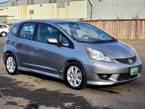 Used 2010 Honda Fit Sport image 1