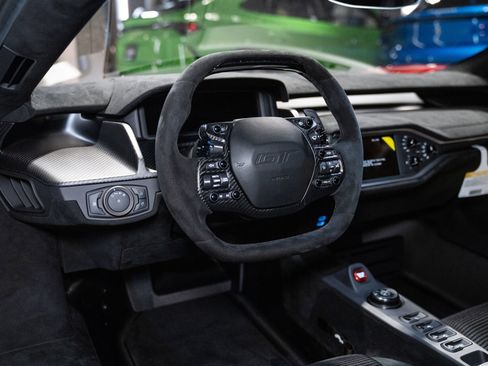 Used 2018 Ford GT image 27