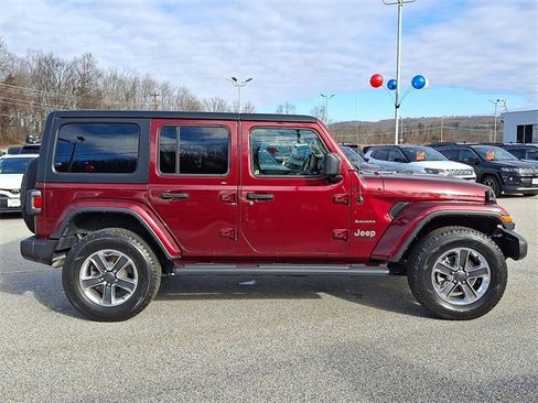 Certified 2022 Jeep Wrangler Unlimited Sahara w/ Cold Weather Group image 26