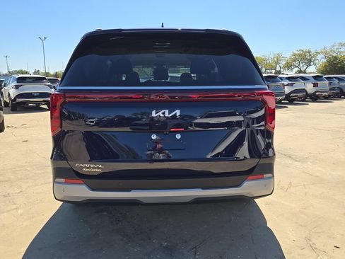 New 2026 Kia Carnival EX FWD image 7