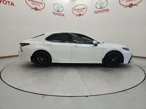 Used 2022 Toyota Camry XSE image 6