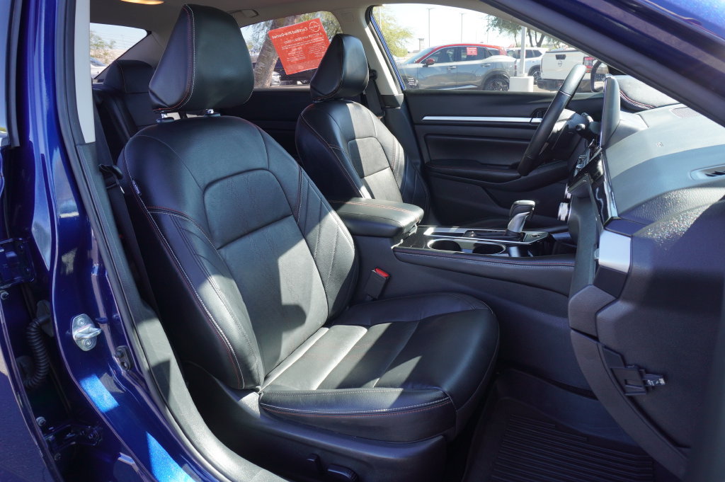 Certified 2024 Nissan Altima 2.5 SR w/ SR Premium Package FWD image 12